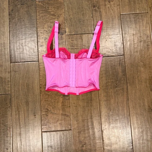 SKIMS Vibrant Pink Lace Bra - Picture 2 of 6